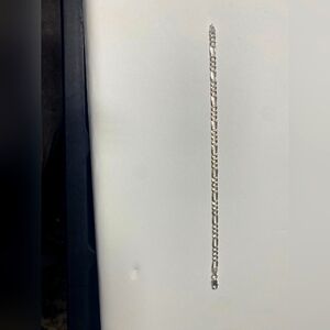 Elegant Silver Gold Plate Bracelet Diamond cut figaro Uni sex 8” bracelet